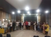 Foto : Tim Relawan Peduli Fatonah bersama Kasat Reskrim dan Kasat Intelkam Polres Dumai.