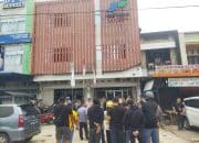 Foto : Aksi hari kedua FAP Tekal dalam aksi penyampaian pendapat di muka umum yang berlokasi di Kantor PT. PGN Dumai.